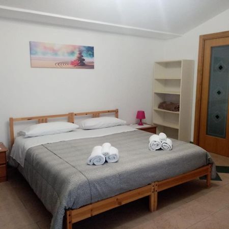 I Tre Archi Apartment Grottaminarda Bagian luar foto